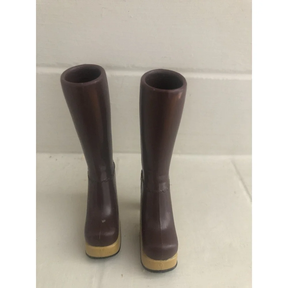 MGA Entertainment Bratz Doll Tall Platform Brown Boots Funk N Glow Rare Item